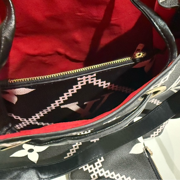 Stylish Black and White Bucket Bag - Picture 4 of 4